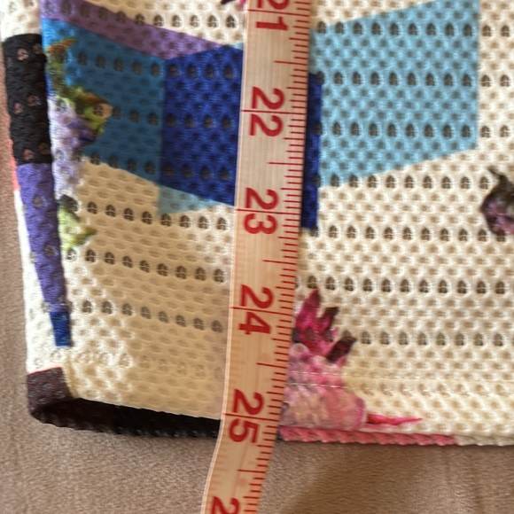 BAR III: NWT.Straight, lined Skirt w/Geometric Shape. Manilla. White Com… - Picture 4 of 6